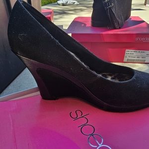 Womens wedge style heel